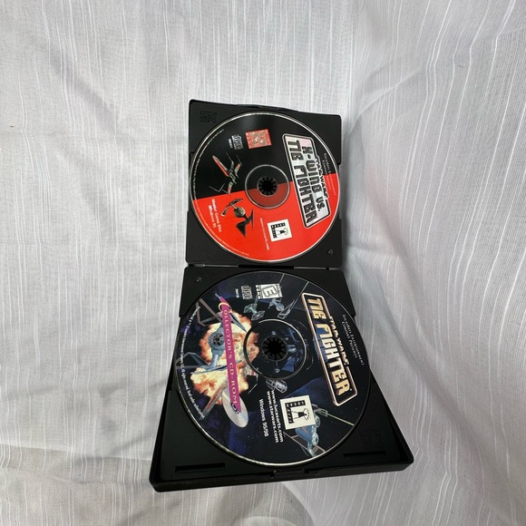 LucasArts Entertainment Company Box Set - Picture 8 of 8